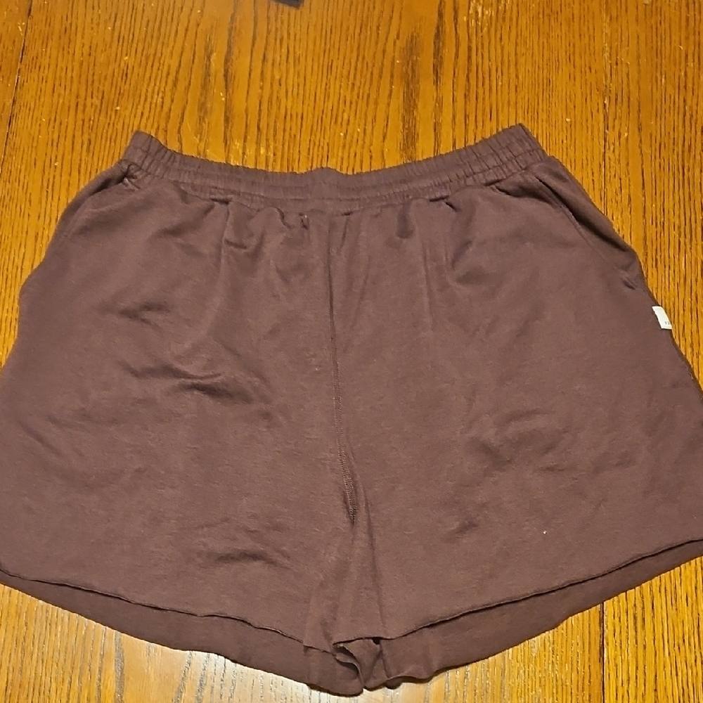 Vuori Women's Brown Boyfriend Shorts